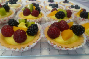 Fruit & Blueberry Cheese Tartlets & Apple Crumble (FT1)